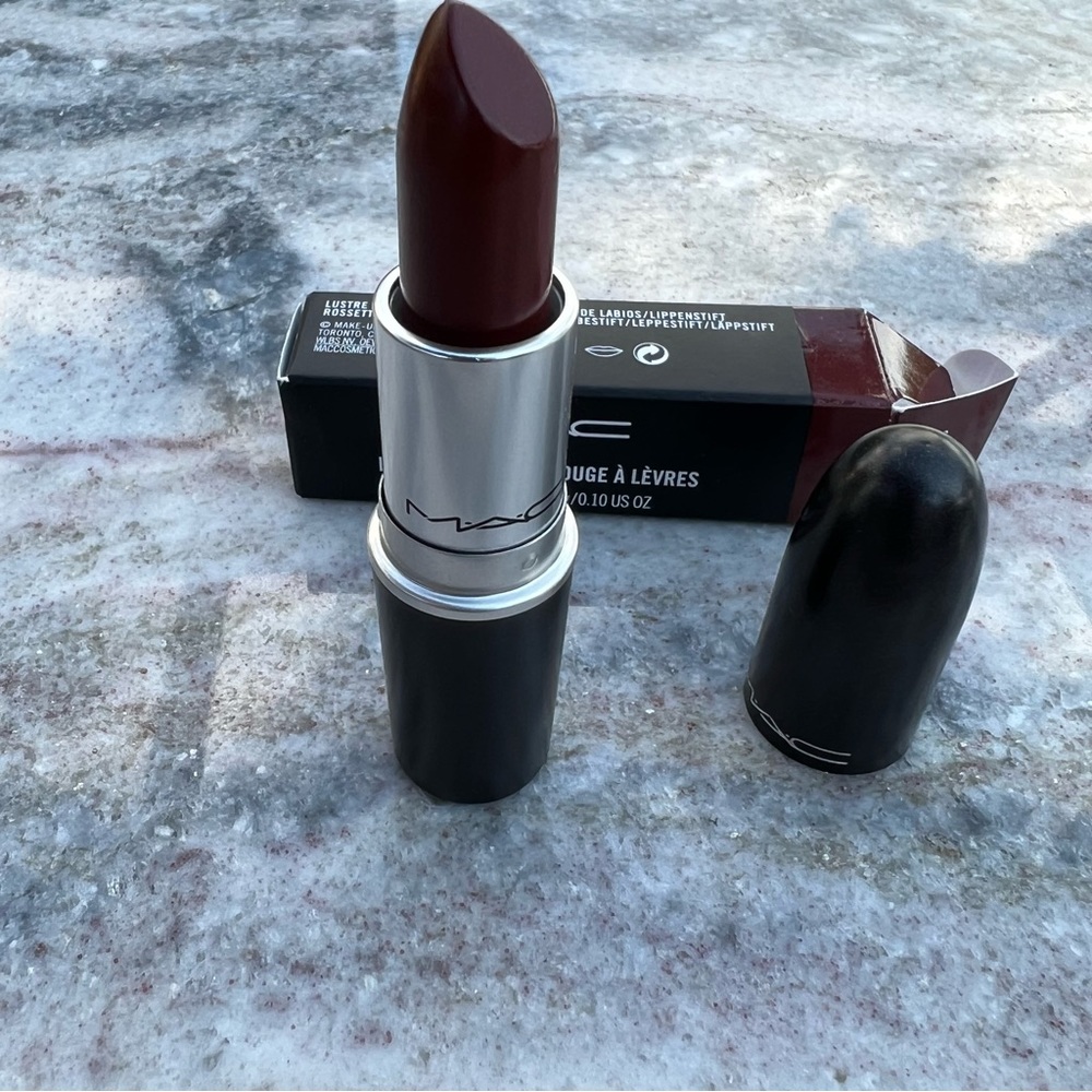 MAC LIPSTICK NIB